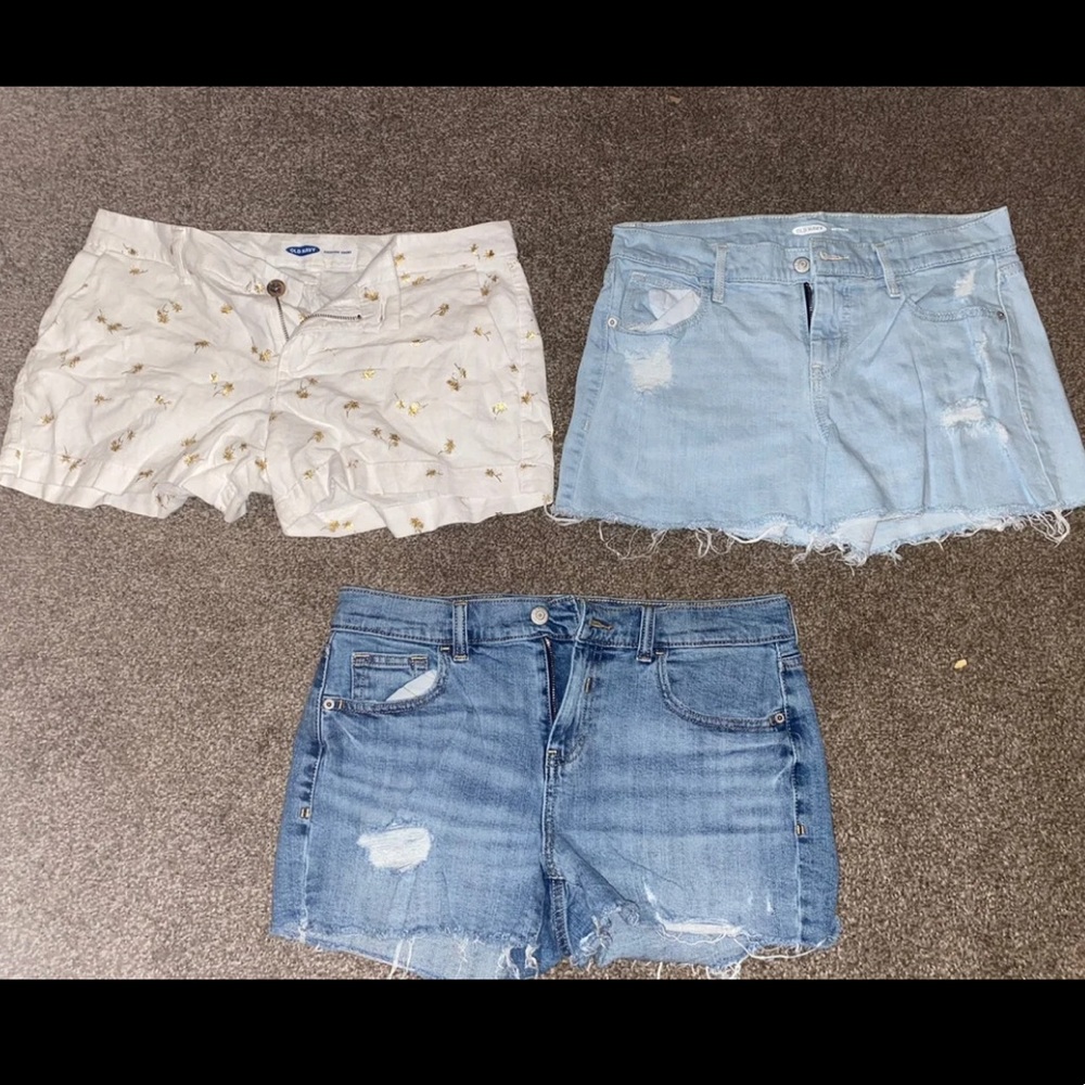 OLD NAVY SHORTS SIZE 6